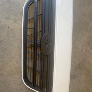 NISSAN UD80-100 (2004) FRONT GRILLE