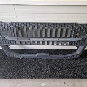 VOLVO FM (VER5) LOWER GRILLE